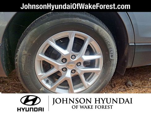 Used 2023 Chevrolet Equinox LS FWD image 5