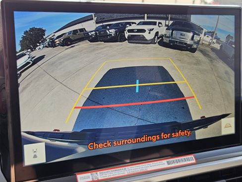 Certified 2025 Toyota Tacoma TRD Off-Road image 16