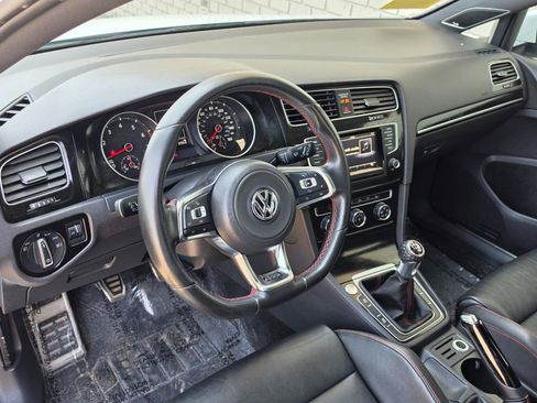 Used 2015 Volkswagen Golf 4-Door FWD image 10