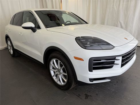 Certified 2024 Porsche Cayenne image 7