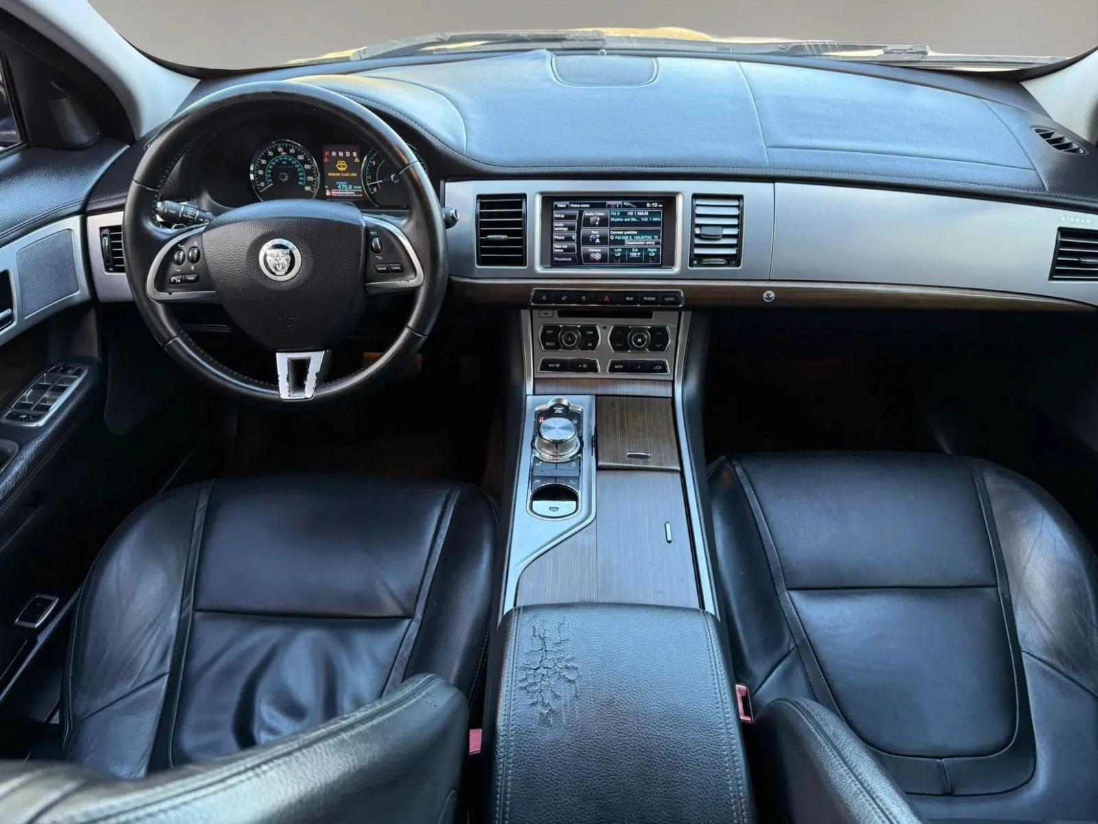 Used 2012 Jaguar XF RWD image 13