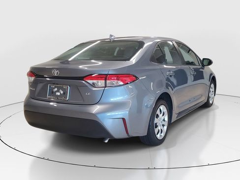 Used 2025 Toyota Corolla LE image 7