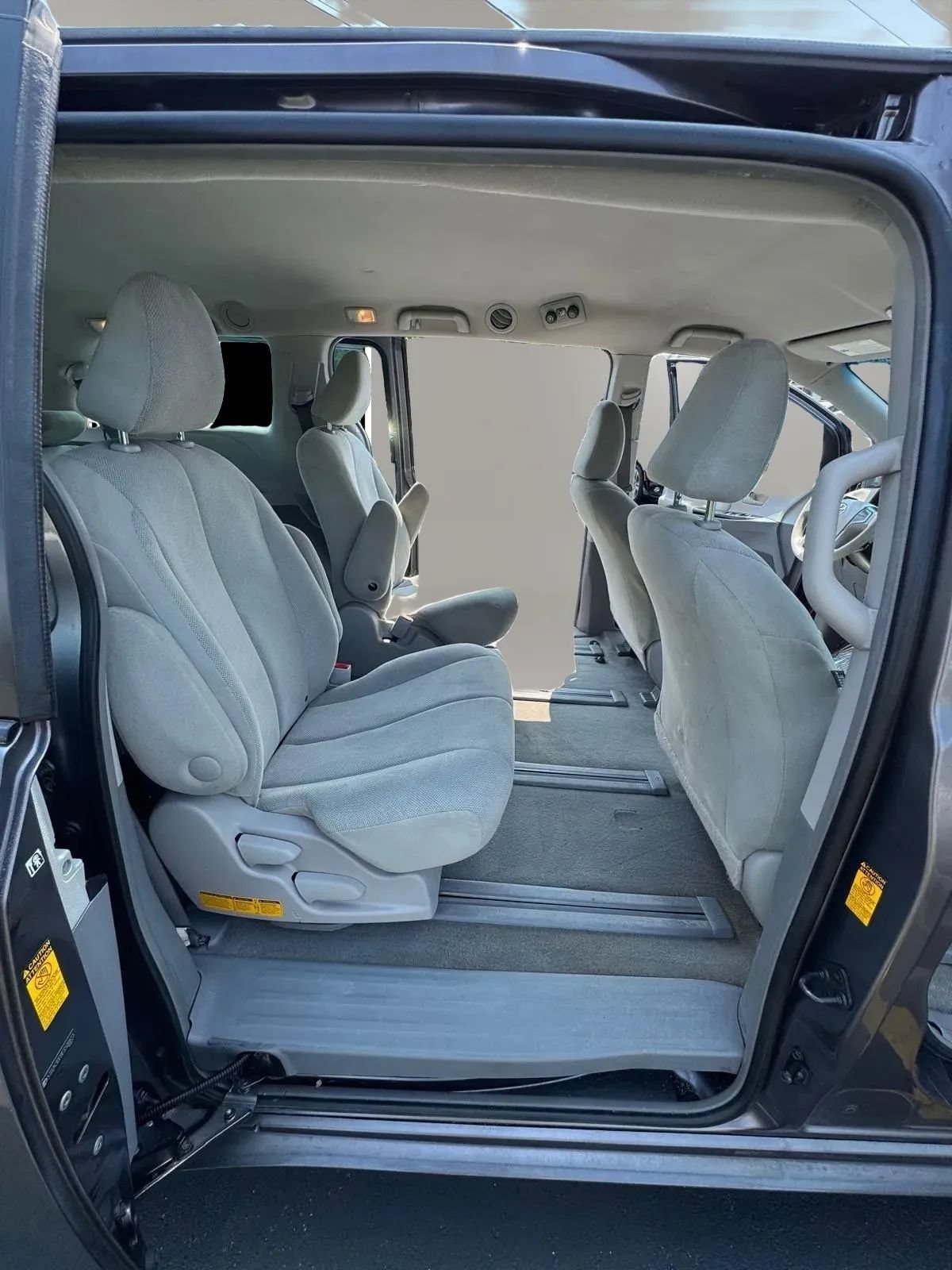 Used 2014 Toyota Sienna L FWD image 12