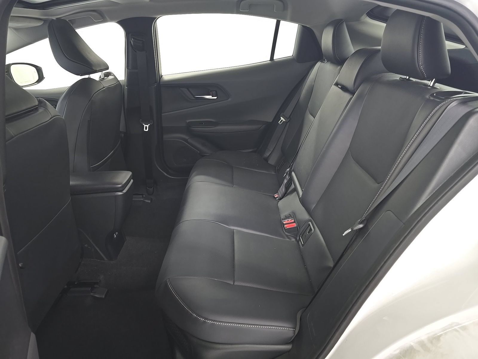 Certified 2025 Toyota Prius XLE FWD image 42