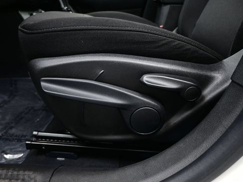Used 2023 Jeep Renegade Latitude AWD/4WD image 28