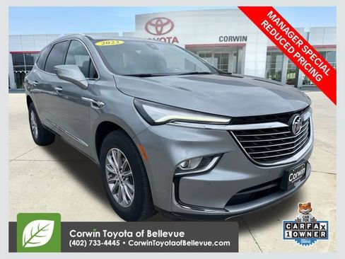 Used 2023 Buick Enclave Essence AWD/4WD image 1