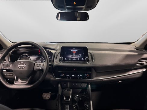 Used 2025 Nissan Rogue SV image 20