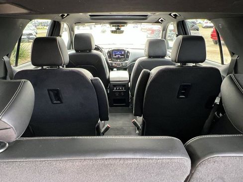 Used 2023 Chevrolet Traverse Premier image 39