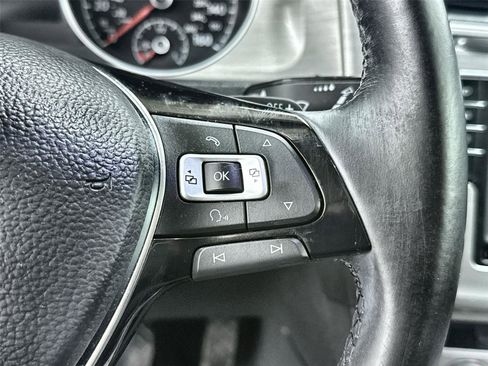 Used 2016 Volkswagen Golf SE image 15