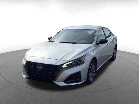 Used 2026 Nissan Altima 2.5 SV FWD image 4