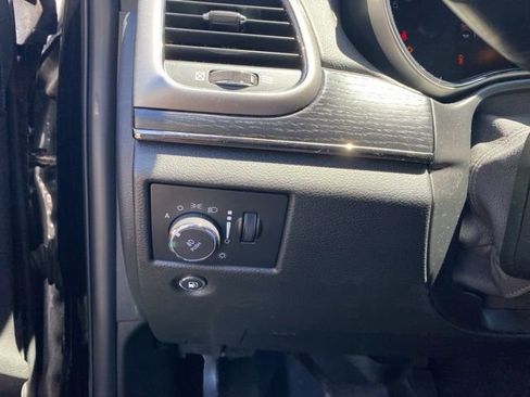 Used 2018 Jeep Grand Cherokee Overland AWD/4WD image 23