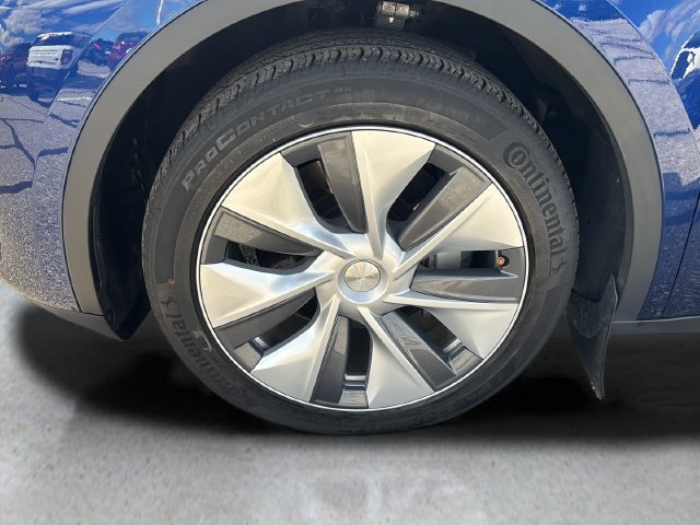 Used 2023 Tesla Model Y Long Range AWD/4WD image 25