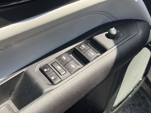 Used 2025 Jeep Compass Limited w/ Elite Group AWD/4WD image 30