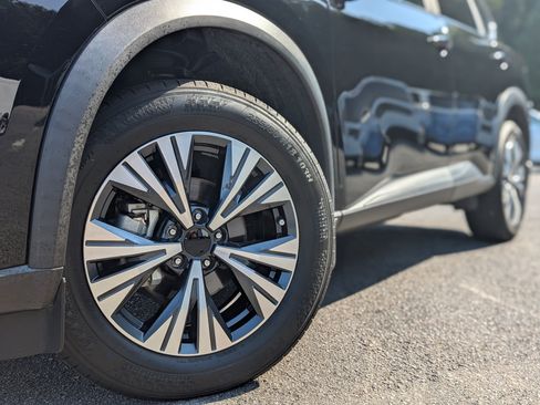 Used 2023 Nissan Rogue SV FWD image 32