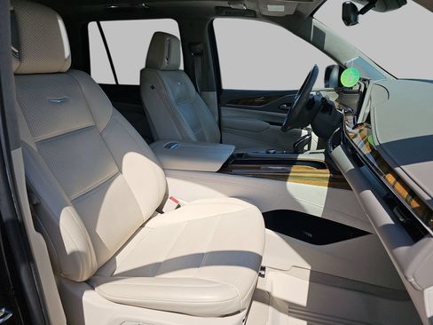 Used 2022 Cadillac Escalade Premium Luxury Platinum AWD/4WD image 10