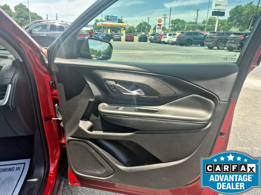 Used 2024 GMC Terrain SLT w/ Elevation Edition FWD image 26