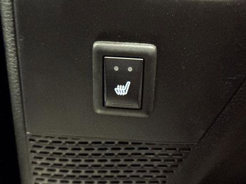 Used 2019 Chrysler Pacifica Limited image 35