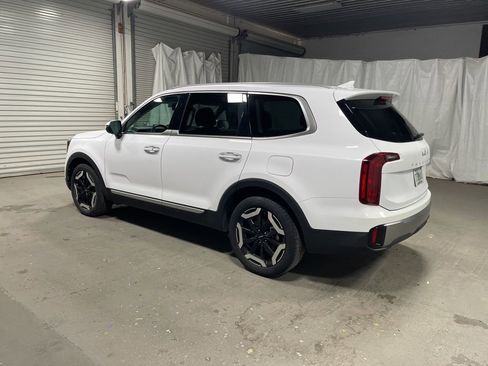 Used 2025 Kia Telluride S image 5