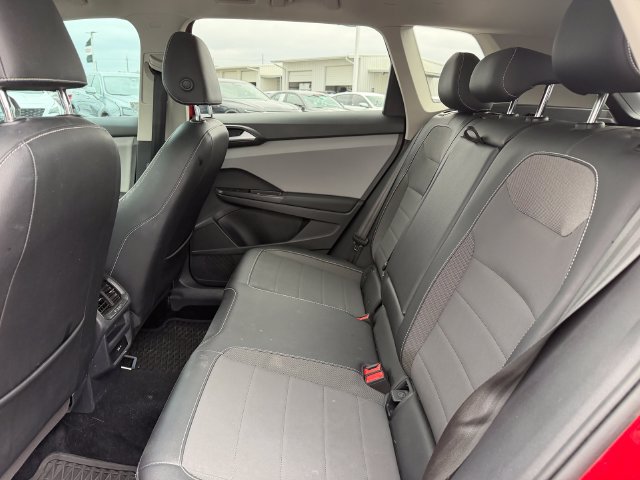 Used 2022 Volkswagen Taos SE FWD image 9