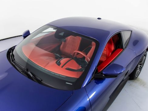 Certified 2022 Ferrari Roma image 31