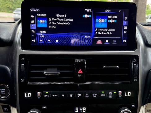 Used 2023 Lexus GX 460 Premium w/ Accessory Package AWD/4WD image 20
