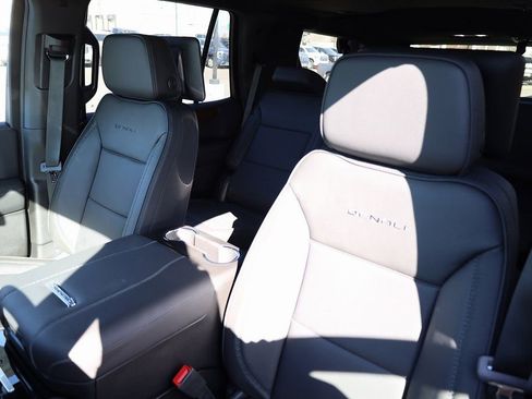 New 2026 GMC Yukon Denali w/ Advanced Technology Package AWD/4WD image 16