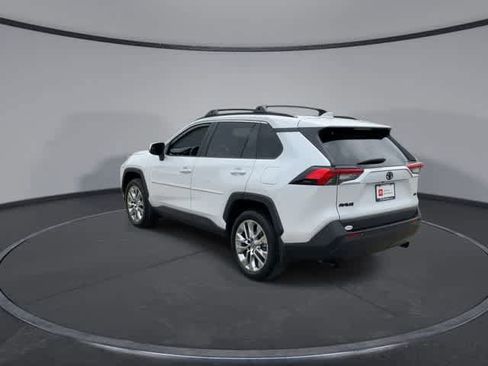 Used 2025 Toyota RAV4 XLE Premium FWD image 6