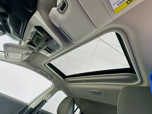 Used 2025 Subaru Crosstrek 2.0i Premium image 24