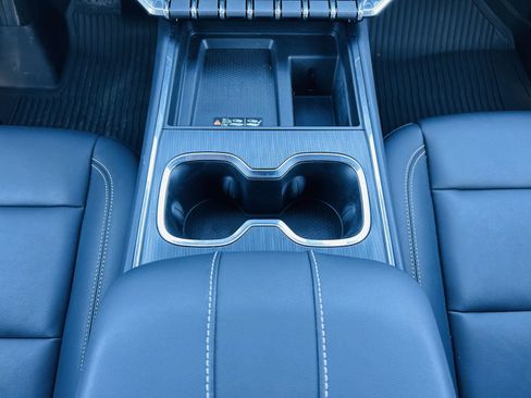 Used 2024 GMC Acadia Elevation w/ Black Edition image 27