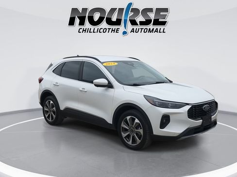 Used 2024 Ford Escape Platinum AWD/4WD image 2