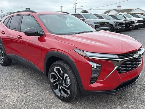 New 2026 Chevrolet Trax RS FWD image 3