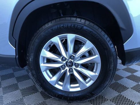 Used 2026 Toyota Corolla Cross LE FWD image 17