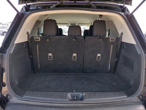 Used 2023 Nissan Pathfinder SV image 18