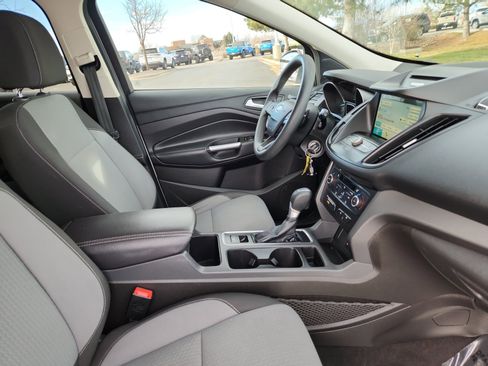 Used 2017 Ford Escape SE w/ Equipment Group 201A image 19