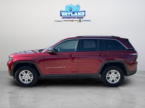 Certified 2023 Jeep Grand Cherokee Laredo AWD/4WD image 2
