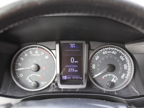 Used 2017 Toyota Tacoma TRD Sport w/ Tow Package (A/T) AWD/4WD image 16