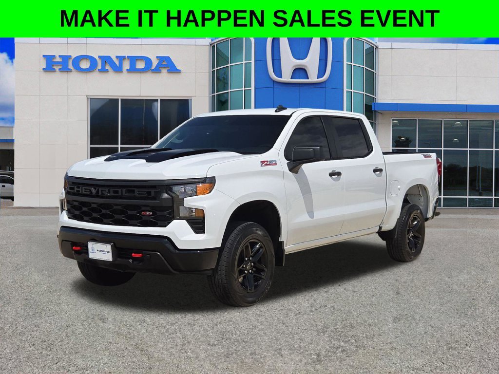 Used 2025 Chevrolet Silverado 1500 Custom Trail Boss AWD/4WD image 7