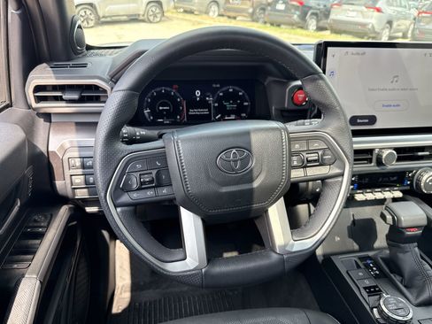 Certified 2026 Toyota 4Runner TRD Off-Road Premium AWD/4WD image 11