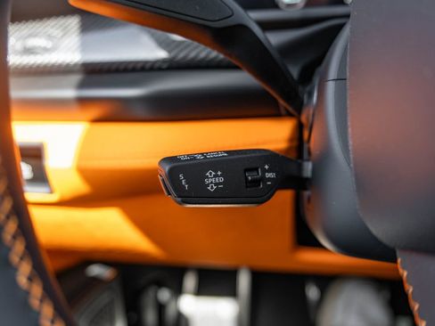 New 2026 Lamborghini Urus SE image 14