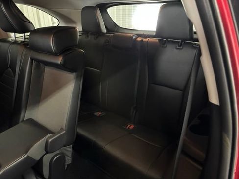 Used 2022 Toyota Highlander XLE FWD image 13
