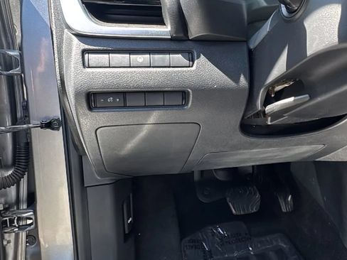 Used 2021 Nissan Rogue SV AWD/4WD image 12