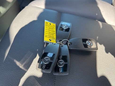 Used 2025 Mercedes-Benz Sprinter 2500 image 28