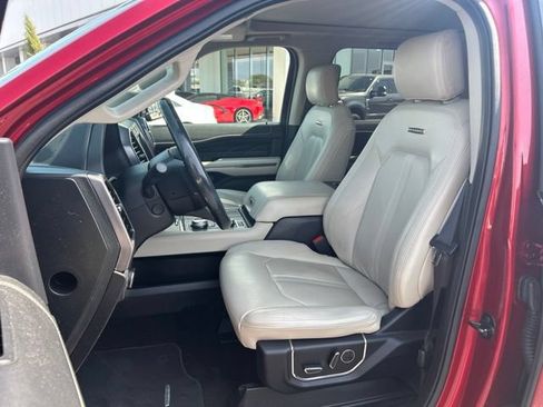 Used 2018 Ford Expedition Platinum AWD/4WD image 19