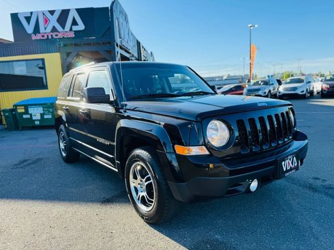Used 2014 Jeep Patriot Sport FWD image 3