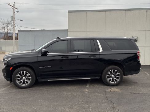 Used 2021 Chevrolet Suburban LT image 4