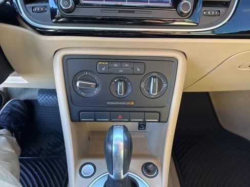 Used 2015 Volkswagen Beetle TDI image 24