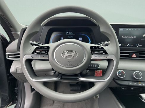 New 2026 Hyundai Elantra SEL Sport Premium FWD image 30