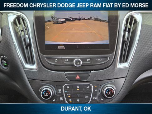Used 2019 Chevrolet Malibu LT FWD image 12