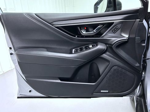 Used 2025 Subaru Outback Limited image 9