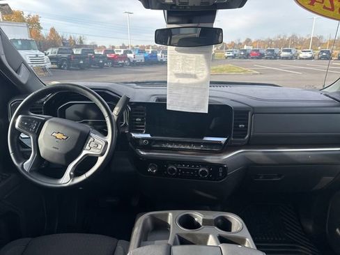 Used 2024 Chevrolet Silverado 1500 LT image 35